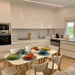 Ezaro Apartman *