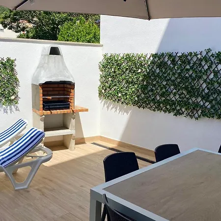 Ezaro Apartament